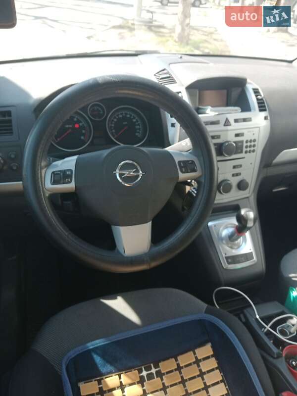 Opel Zafira 2012