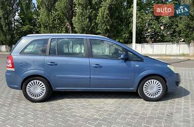Минивэн Opel Zafira 2008 в Киеве