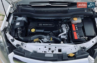 Минивэн Opel Zafira 2010 в 
