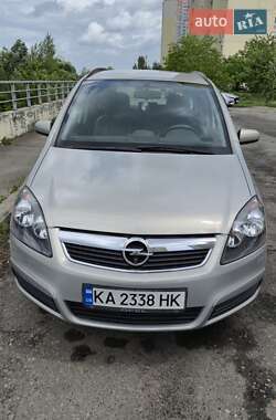 Минивэн Opel Zafira 2007 в Киеве
