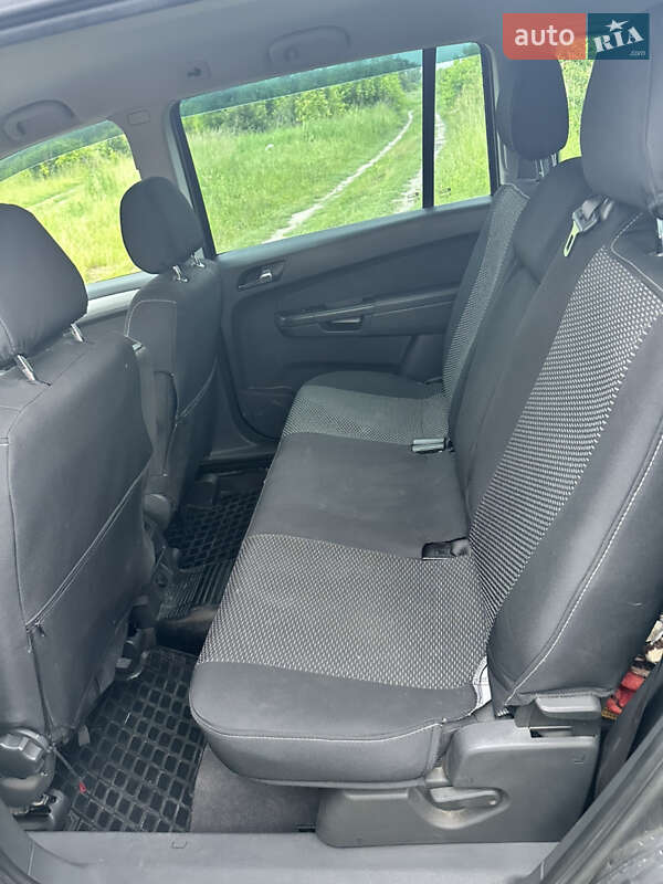 Минивэн Opel Zafira 2011 в Радехове