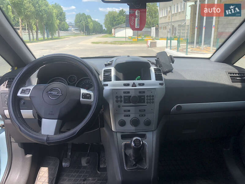 Мінівен Opel Zafira 2009 в Волочиську