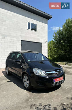 Минивэн Opel Zafira 2008 в Хороле