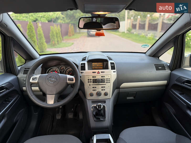 Минивэн Opel Zafira 2008 в Борисполе