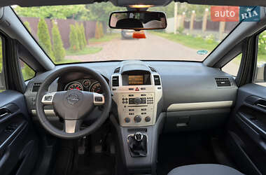 Минивэн Opel Zafira 2008 в 