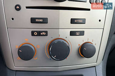 Минивэн Opel Zafira 2008 в 