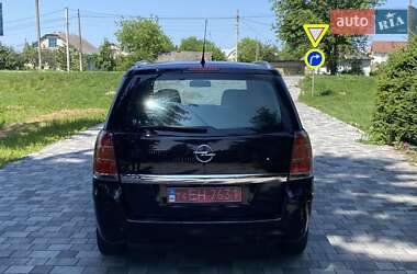 Минивэн Opel Zafira 2008 в 