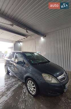 Минивэн Opel Zafira 2008 в 