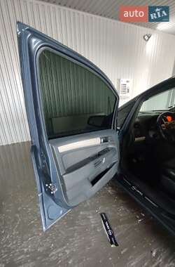 Минивэн Opel Zafira 2008 в 