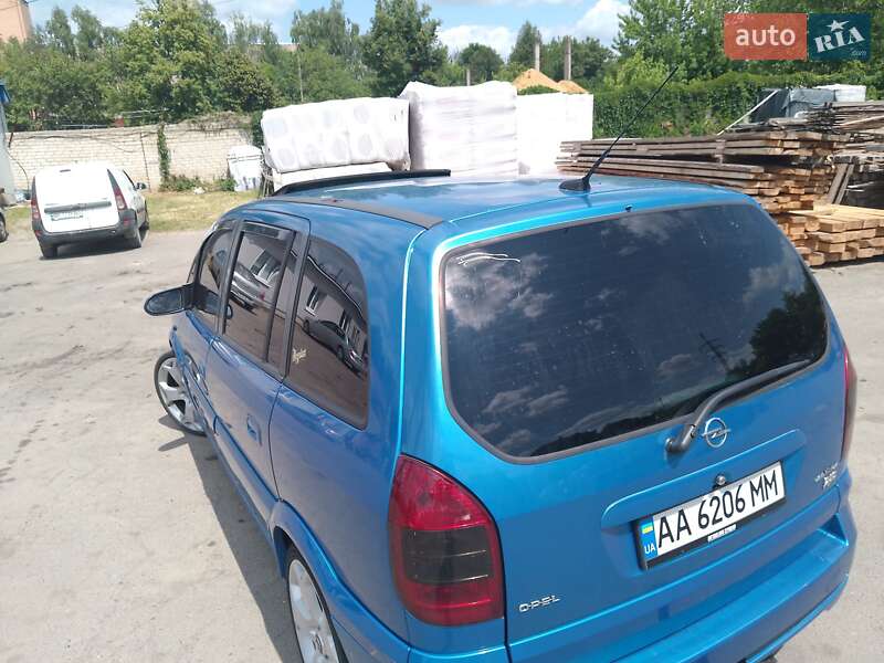 Мінівен Opel Zafira 2002 в Рівному