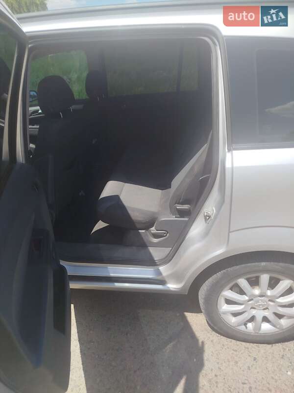 Минивэн Opel Zafira 2006 в Ямполе