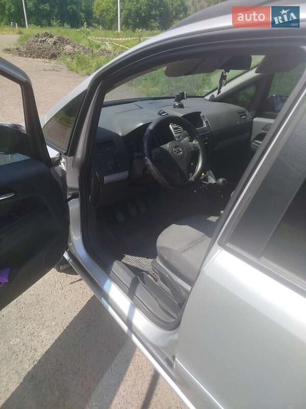Минивэн Opel Zafira 2006 в Ямполе