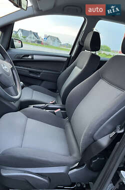Минивэн Opel Zafira 2007 в 
