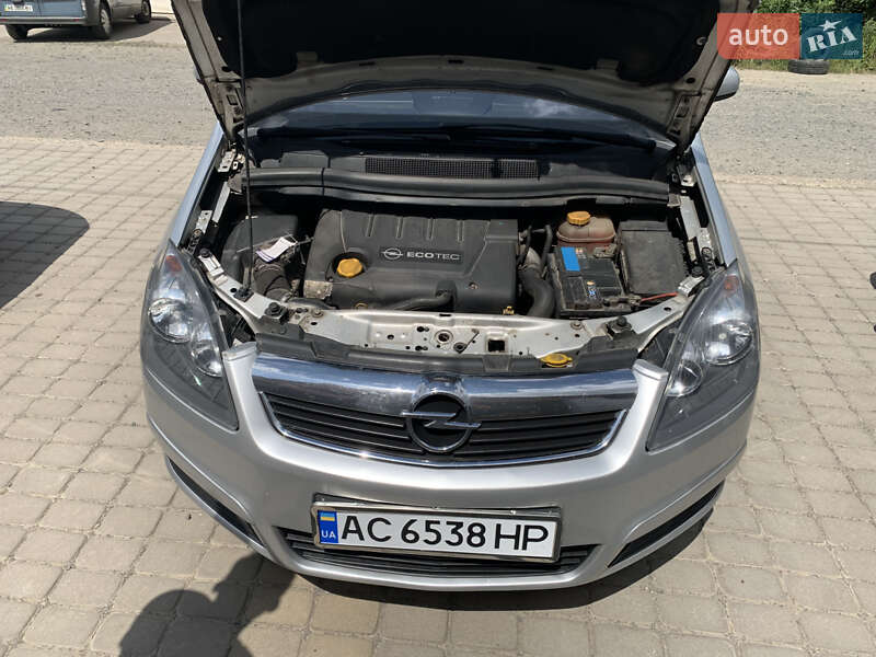 Минивэн Opel Zafira 2006 в Луцке