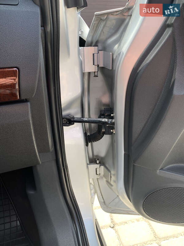 Минивэн Opel Zafira 2006 в Луцке