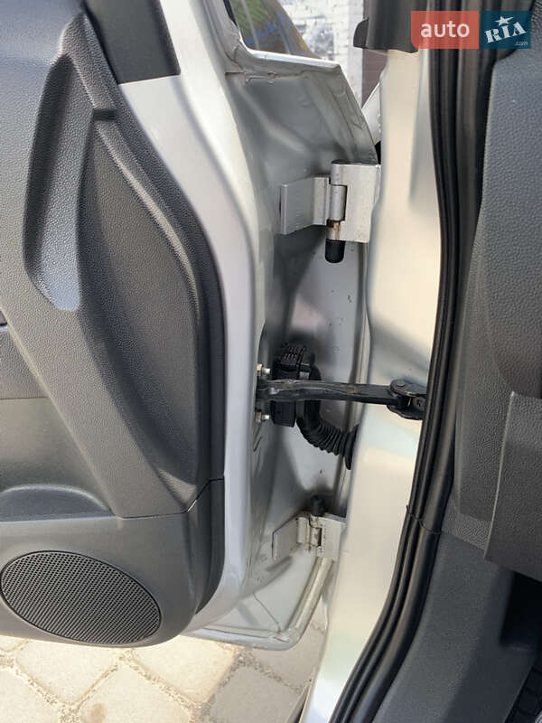 Минивэн Opel Zafira 2006 в Луцке