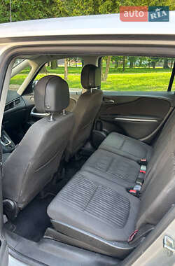 Минивэн Opel Zafira 2013 в 