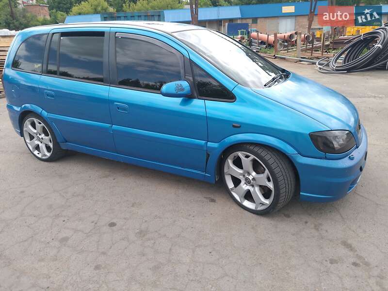 Мінівен Opel Zafira 2002 в Рівному