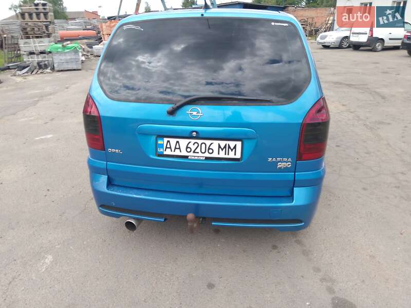 Мінівен Opel Zafira 2002 в Рівному