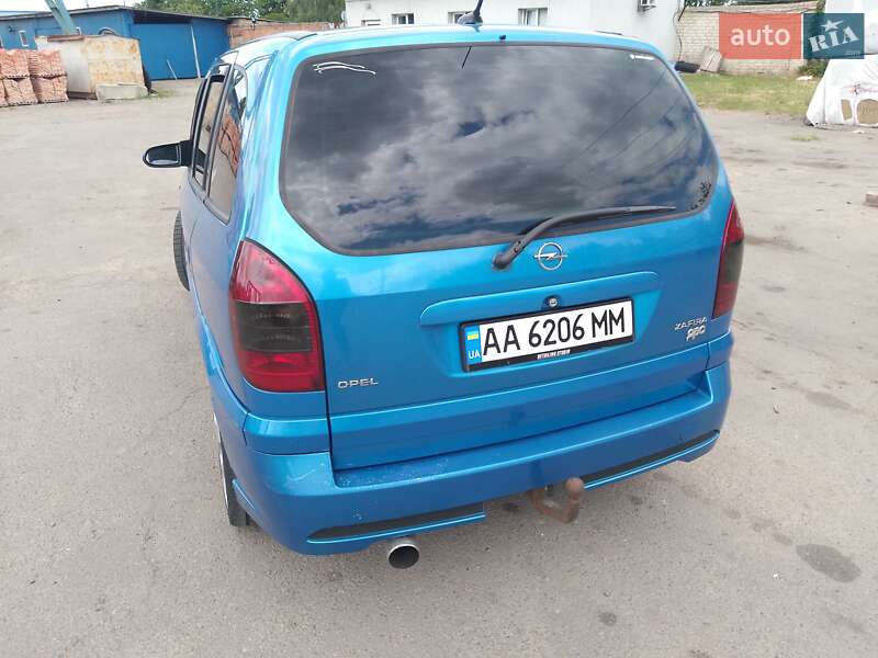 Мінівен Opel Zafira 2002 в Рівному