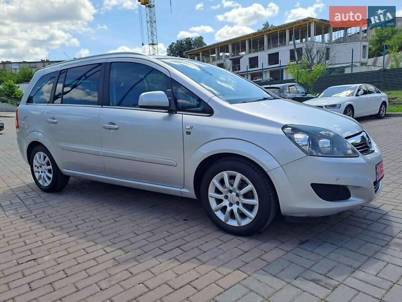 Мінівен Opel Zafira 2010 в Луцьку