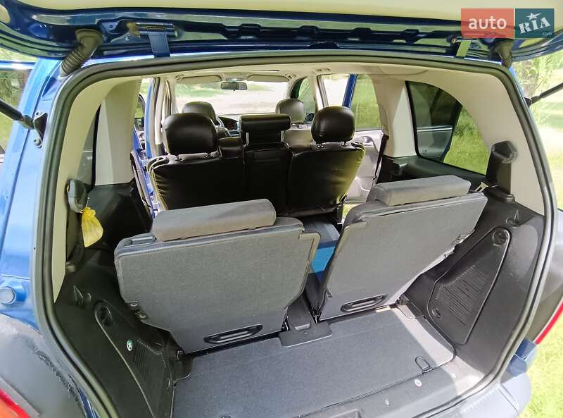 Минивэн Opel Zafira 2004 в Борисполе