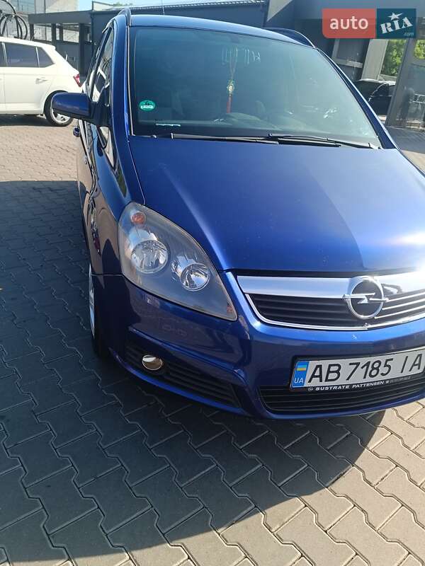 Минивэн Opel Zafira 2005 в Виннице
