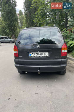 Минивэн Opel Zafira 2000 в 