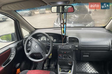 Минивэн Opel Zafira 2000 в 