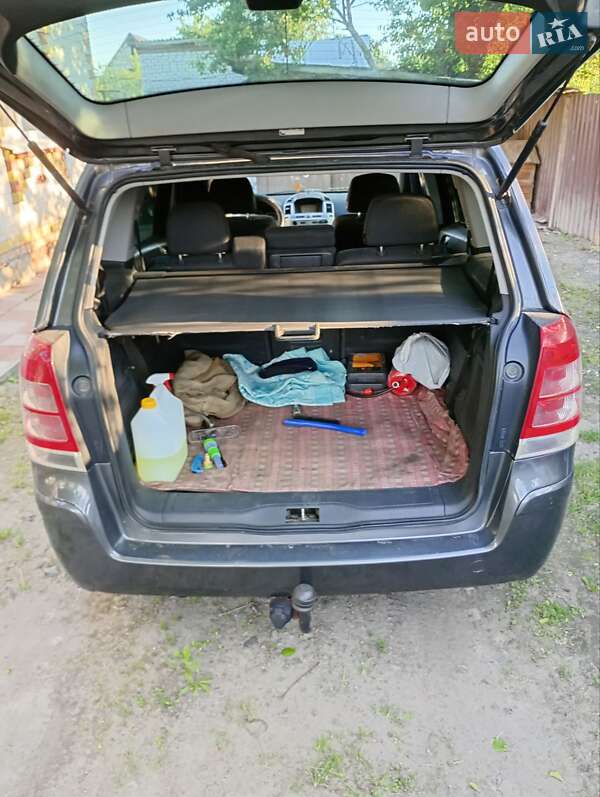 Минивэн Opel Zafira 2010 в Вышгороде