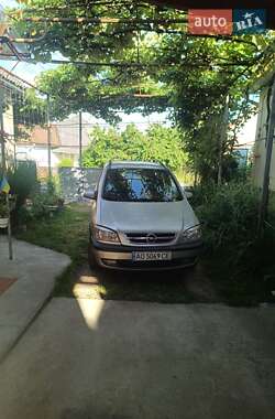 Мінівен Opel Zafira 2000 в Сваляві