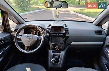 Мінівен Opel Zafira 2010 в Кривому Розі