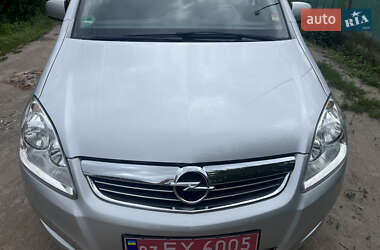 Минивэн Opel Zafira 2009 в 