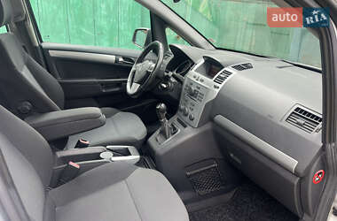 Минивэн Opel Zafira 2009 в 