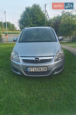 Минивэн Opel Zafira 2010 в Ивано-Франковске