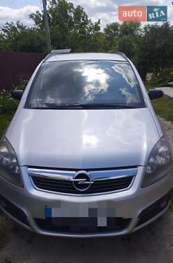 Минивэн Opel Zafira 2006 в Староконстантинове