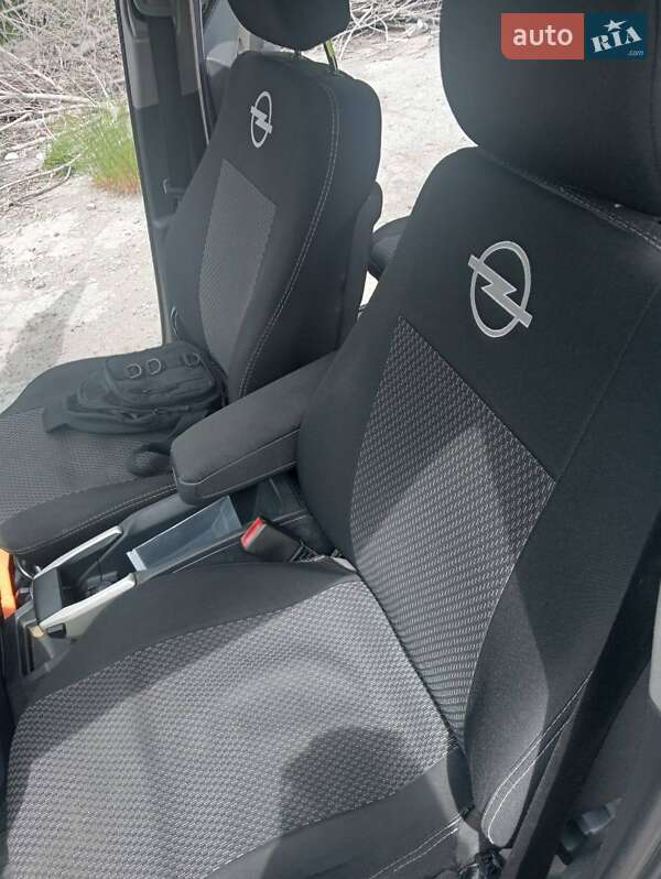 Мінівен Opel Zafira 2008 в Здолбуніві