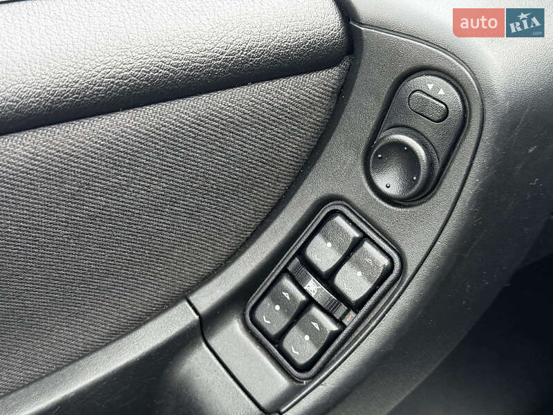 Мінівен Opel Zafira 2004 в Харкові