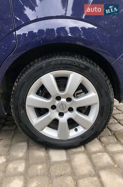 Минивэн Opel Zafira 2012 в 