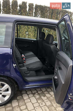 Минивэн Opel Zafira 2012 в 