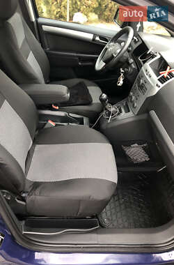 Минивэн Opel Zafira 2012 в 