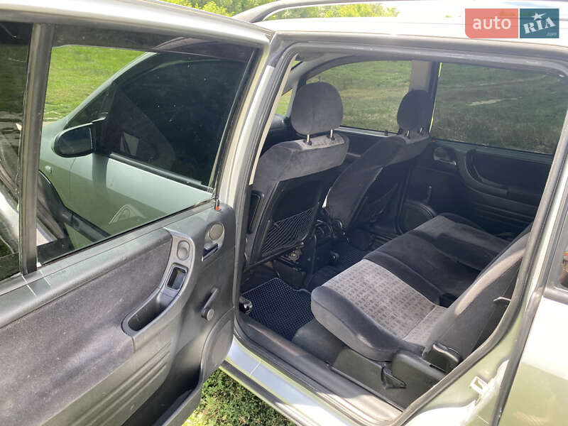 Мінівен Opel Zafira 2002 в Пирятині