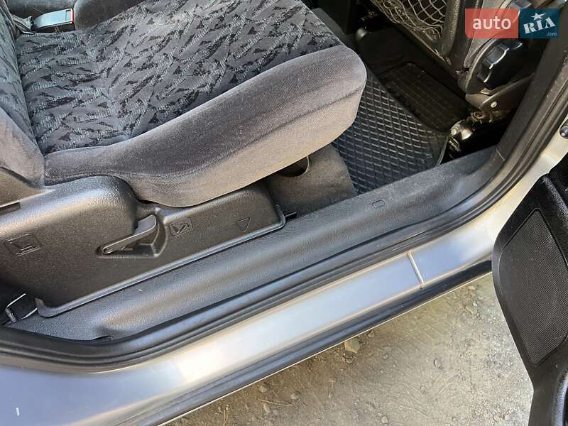 Минивэн Opel Zafira 2002 в Черновцах