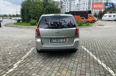 Мікровен Opel Zafira 2012 в 