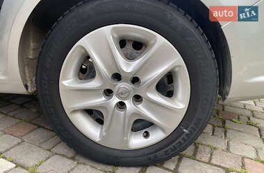 Мікровен Opel Zafira 2012 в 