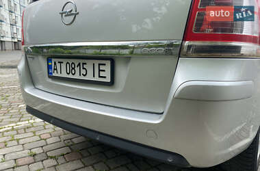 Мікровен Opel Zafira 2012 в 