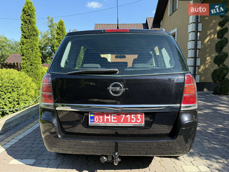 Минивэн Opel Zafira 2006 в Косове