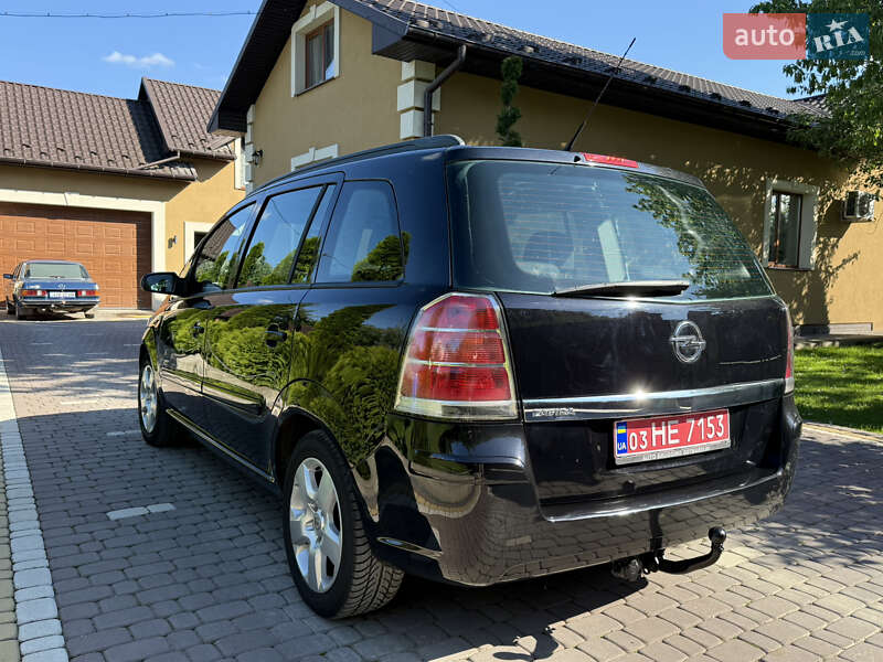 Минивэн Opel Zafira 2006 в Косове