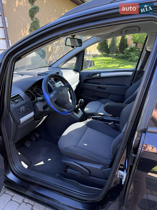 Минивэн Opel Zafira 2006 в Косове