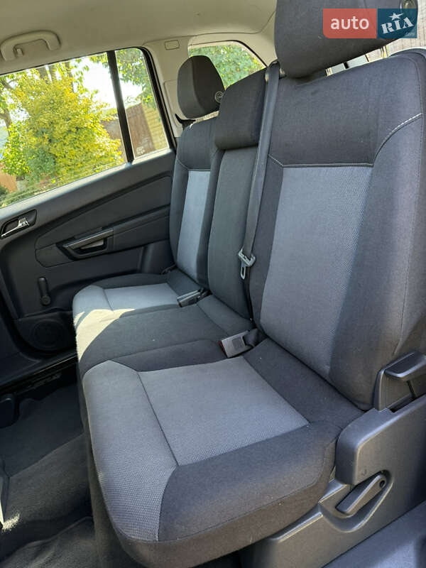 Минивэн Opel Zafira 2006 в Косове